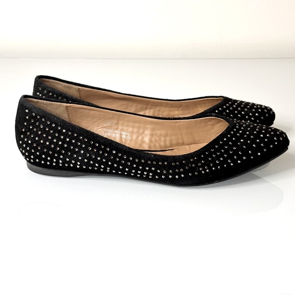 YELLOWBOX Black Suede Leather Pointy Toe Flats Sparkle Studs 7 - Picture 6 of 7